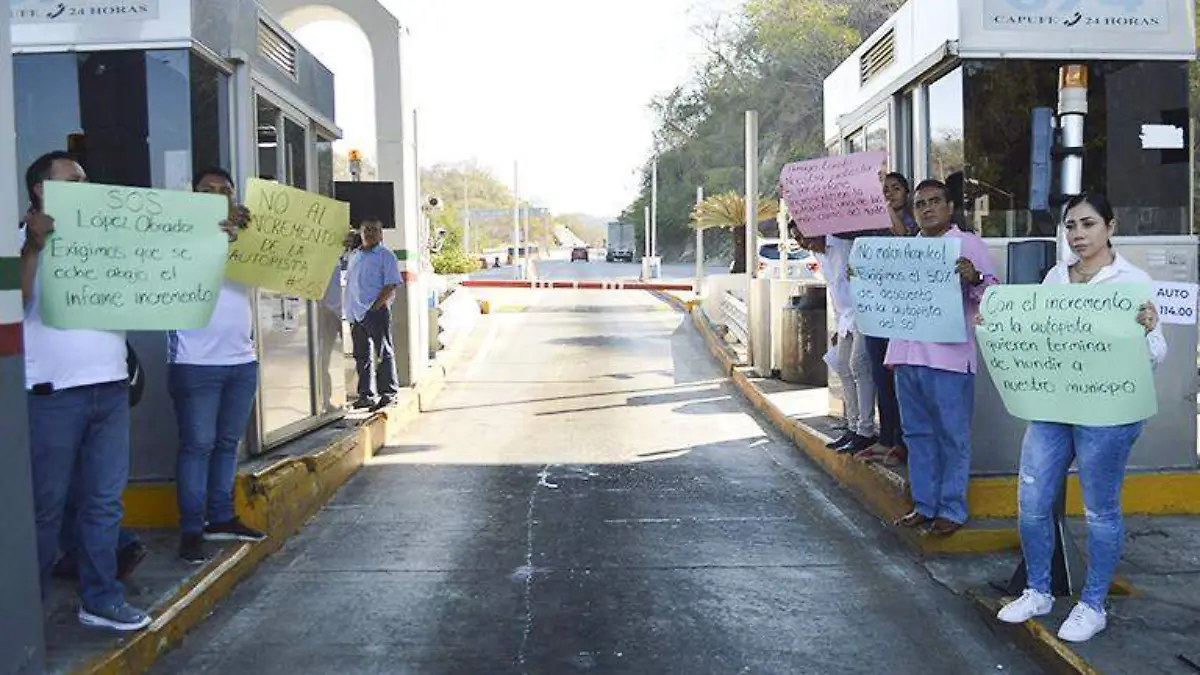 protestan en la autopista del sol